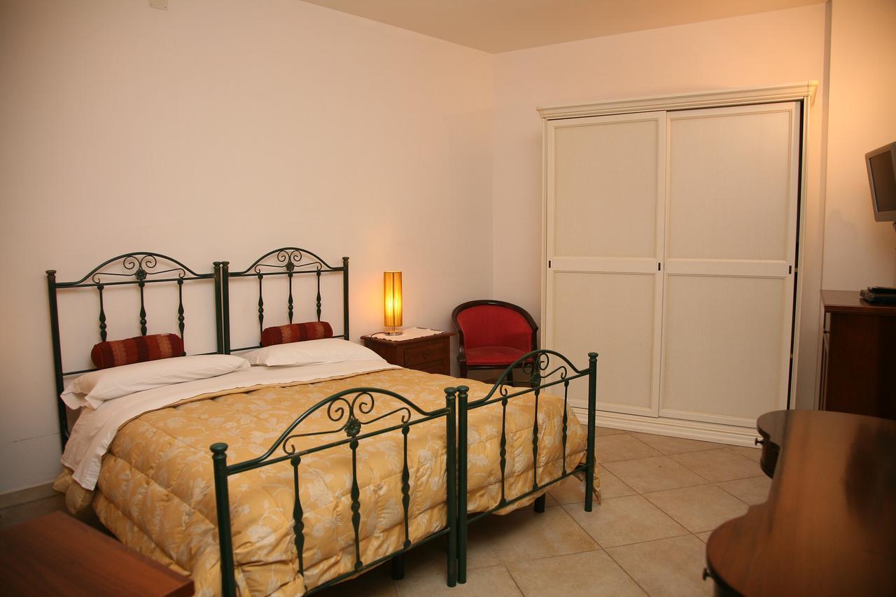 Residence Angelica Орія Екстер'єр фото